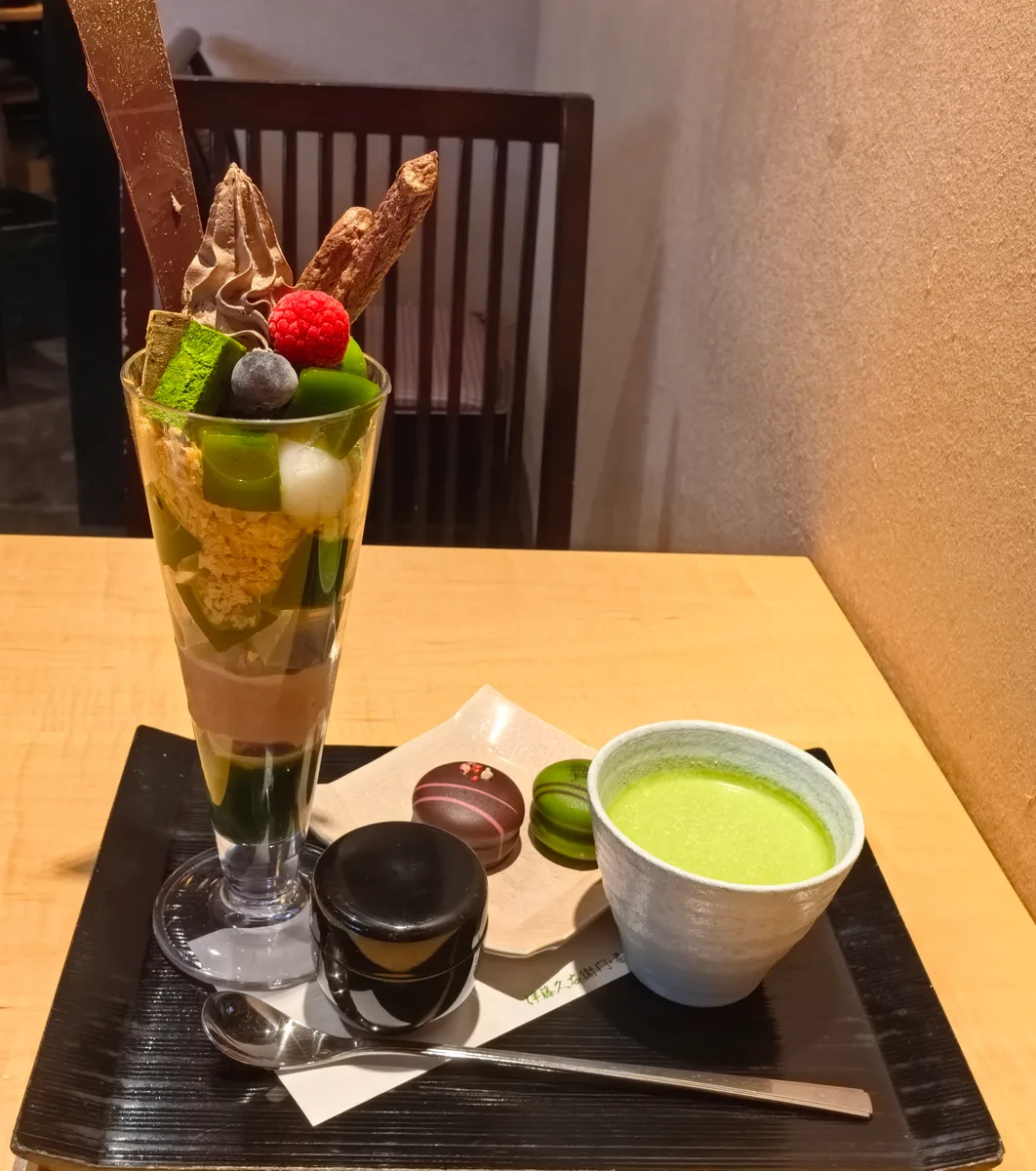 宇治抹茶芭菲和抹茶